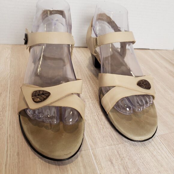 Munro Nude Leather Slingback Sandals Women’s Size 8.5 Low Heel Comfort - Picture 3 of 8